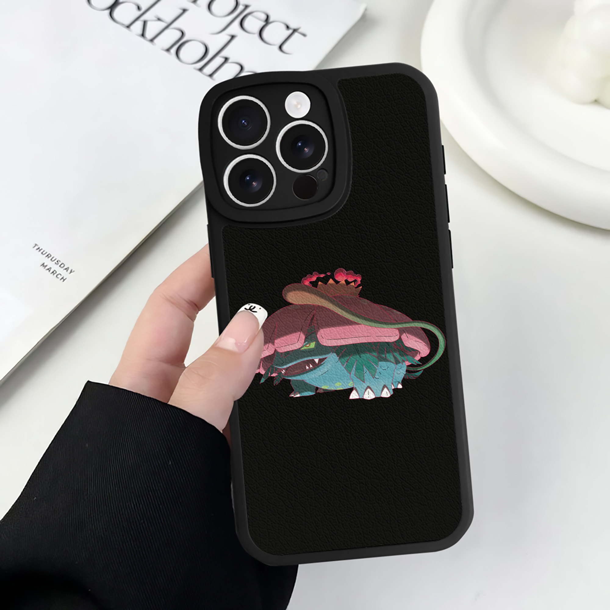 （画像用） ポケットモンスター Pokémon 【iPhone 16シリーズ対応】シリコンスマホケース（レザー調） 材質：シリコン